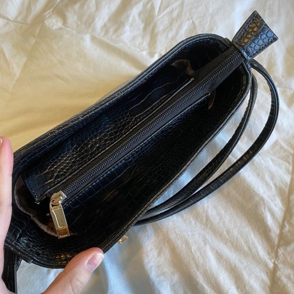 SAMOE | Black Crossbody Alligator Leather Pattern - Picture 6 of 9